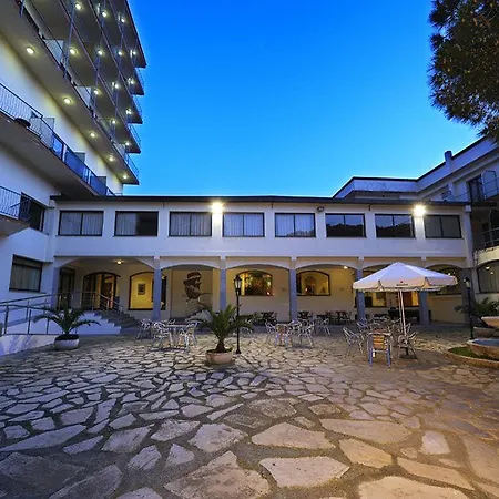 Hotel Columbus